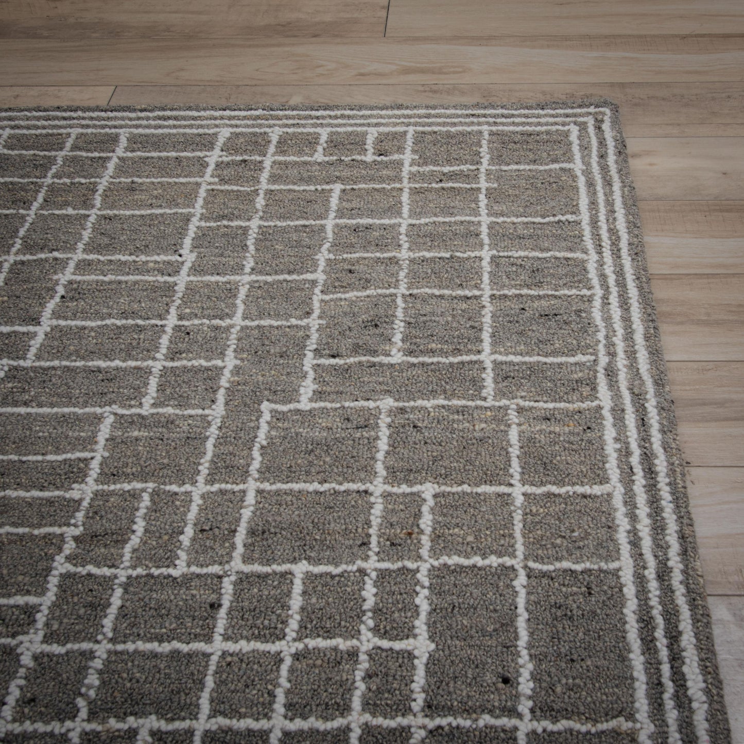 Lofton A07215 Gray Hand-Tufted Rug - Rizzy