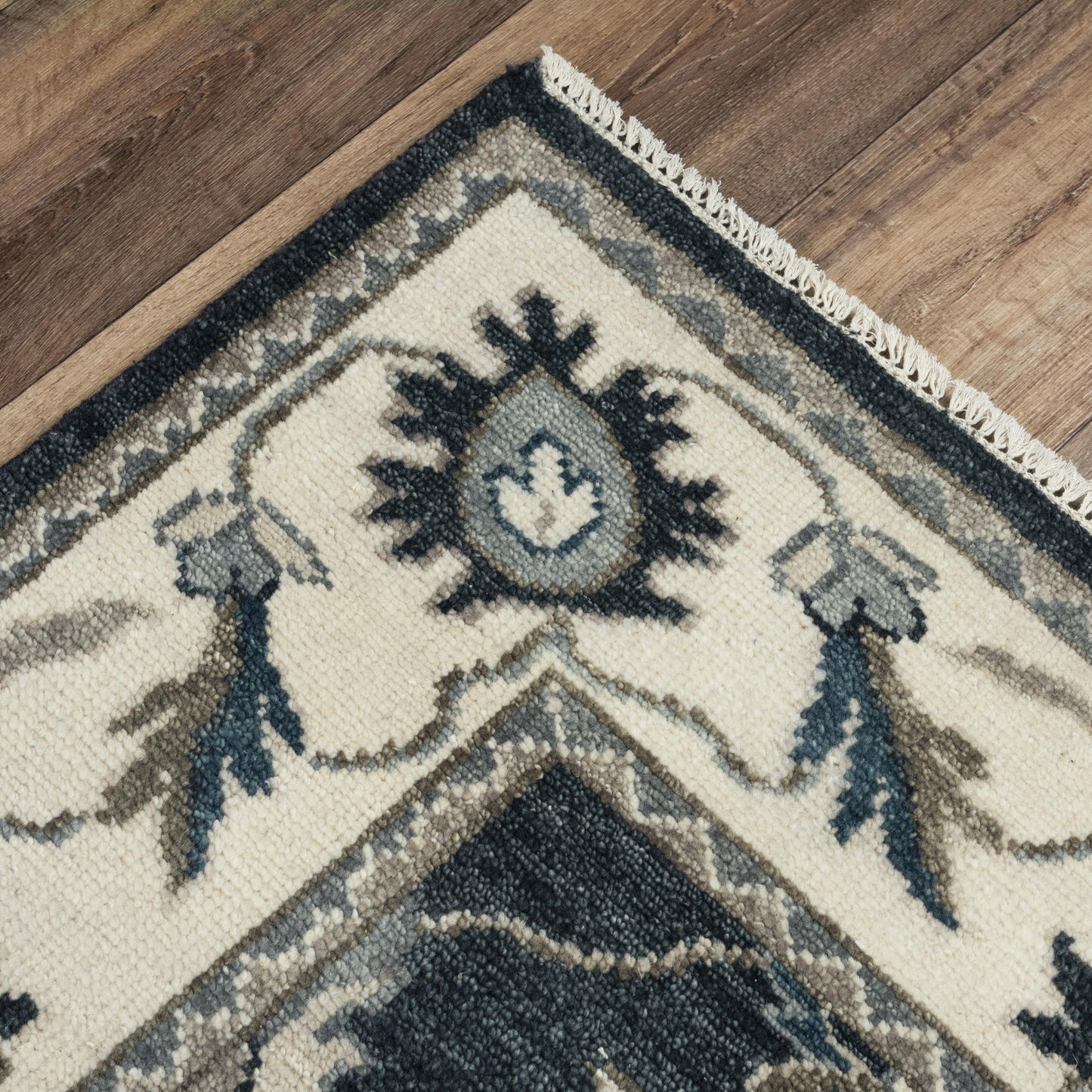 Ashton ATN916 Charcoal/Ivory Hand Knotted Rug - Rizzy