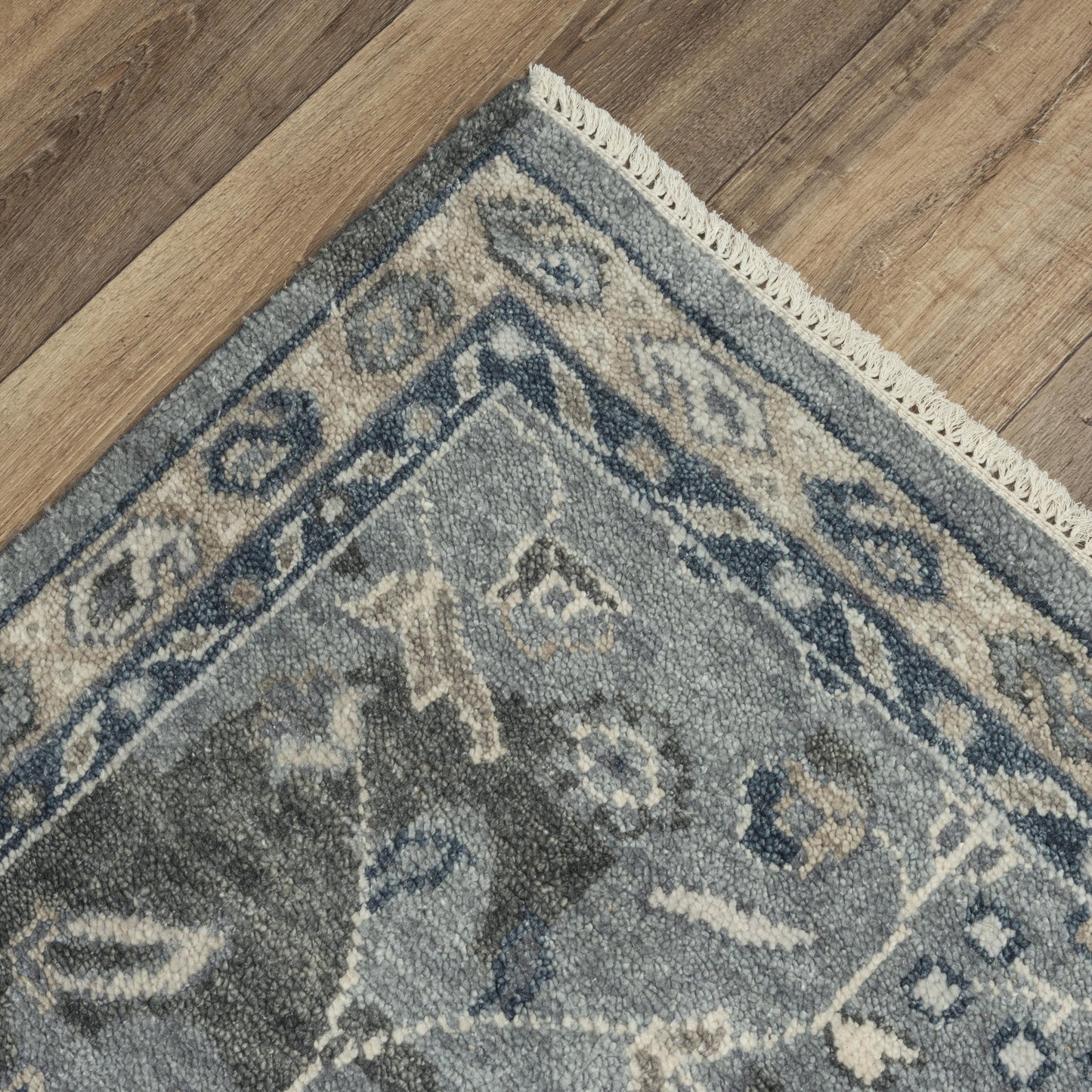 Ashton ATN921 Gray Hand Knotted Rug - Rizzy
