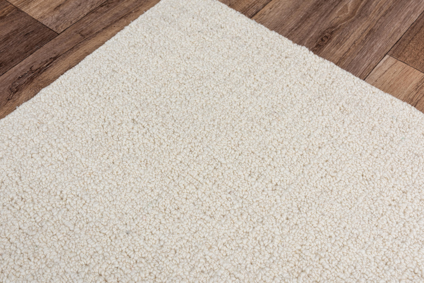 Brindleton BR859A Ivory/White Hand Tufted Rug - Rizzy