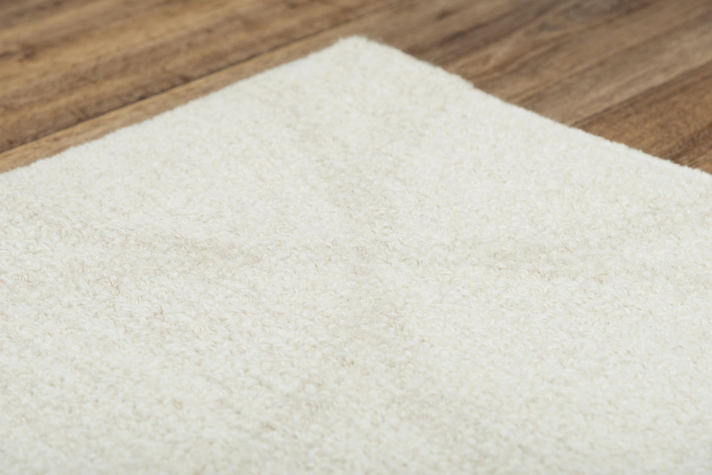 Harmony HMY976 Ivory Hand-Tufted Rug - Rizzy