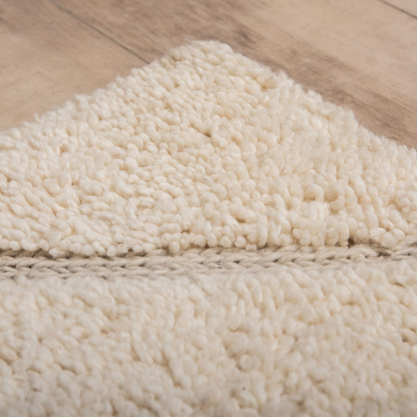 Peludo PEL691 Cream Hand-Tufted Rug - Rizzy