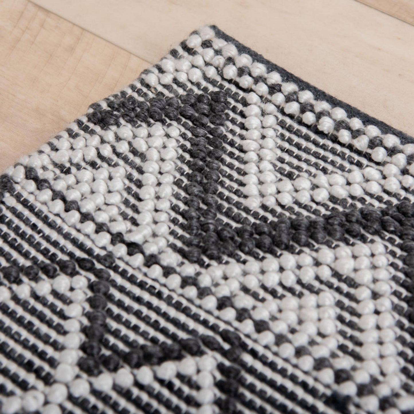 Pantera PTN694 Gray Hand-Woven Rug - Rizzy