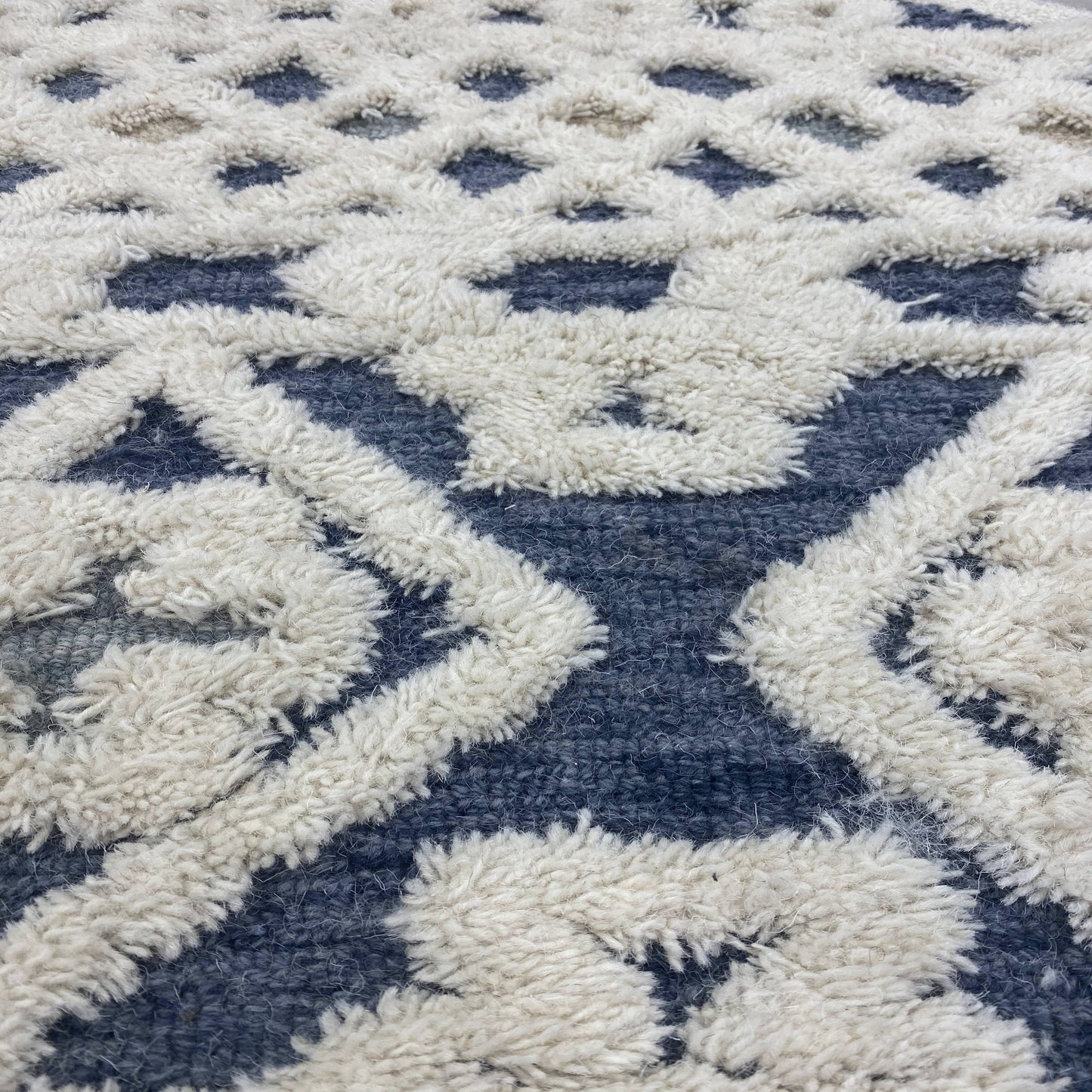 Sinuous-54114 Casual Hand-Tufted Navy/Blue/Cream/Tan Cotton Indoor Area Rug - LR Home