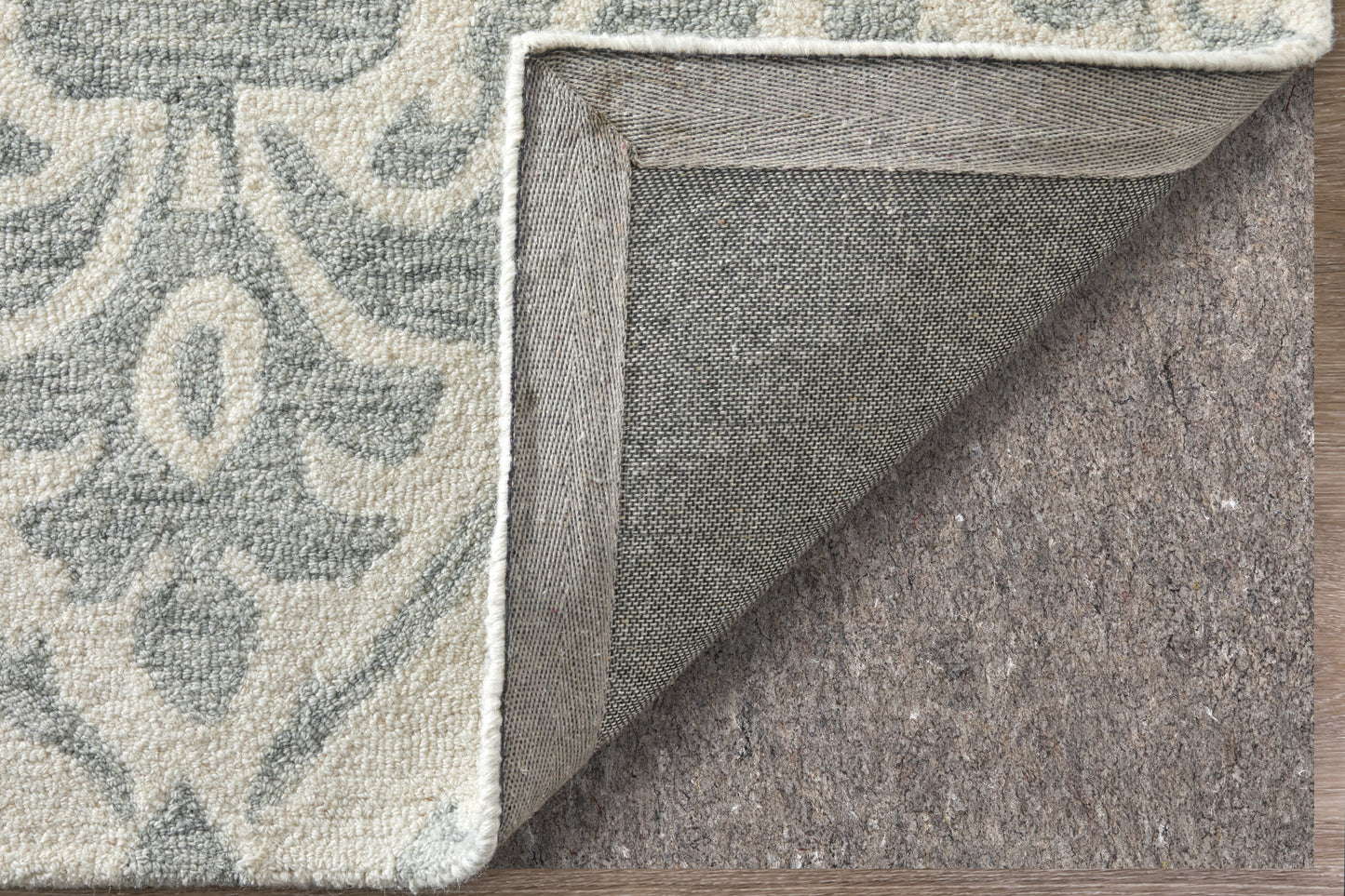 Belfort Traditional/Global Ivory/Gray Area Rug