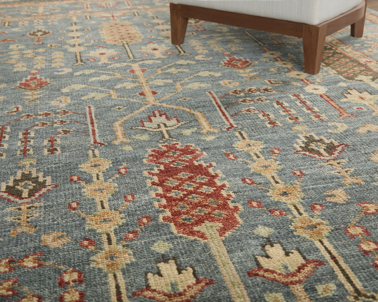Carrington Traditional/Vintage/Classic Blue/Red/Gold Area Rug