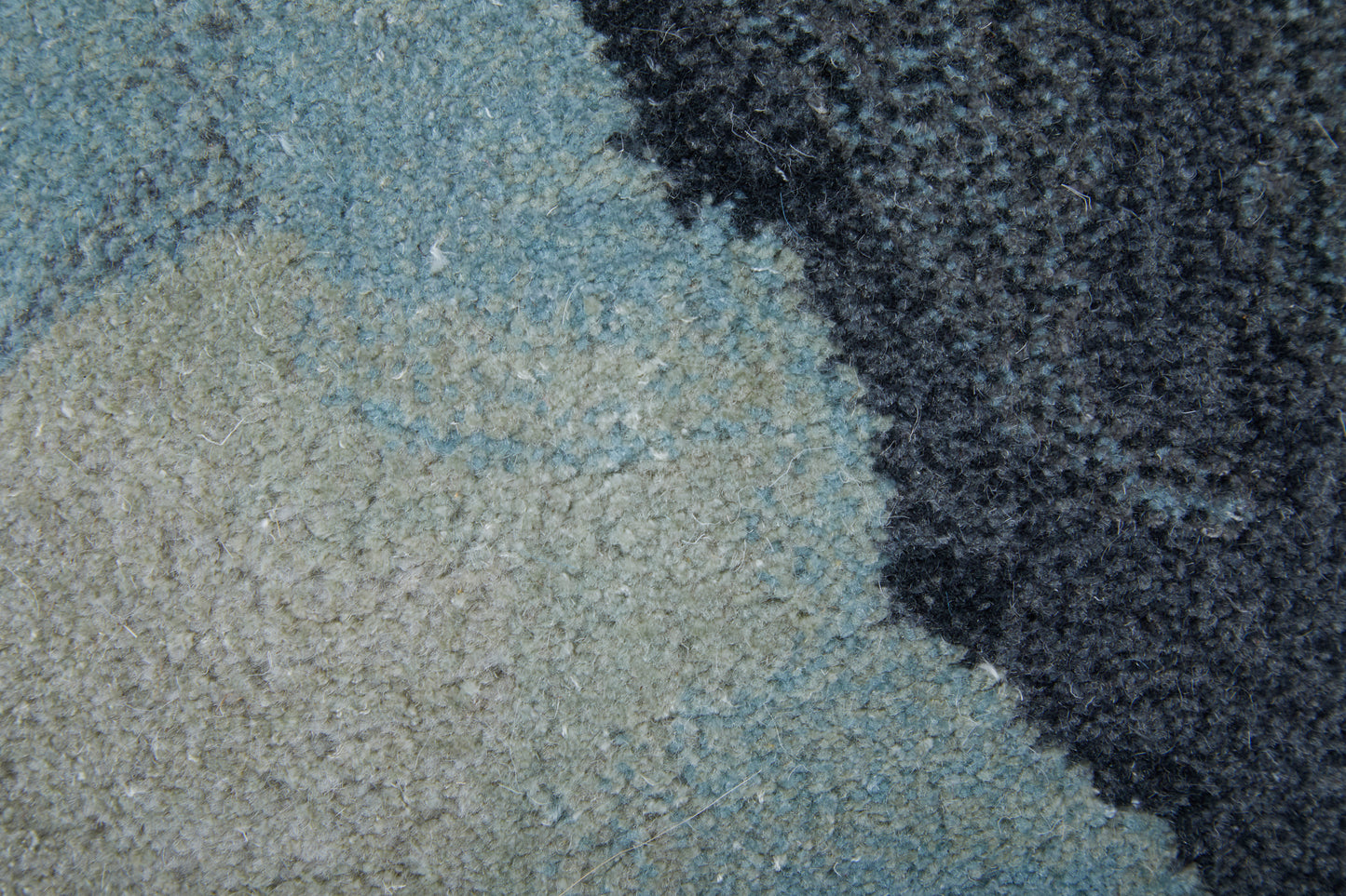 Kawai Modern/Bohemian & Eclectic/Casual Green/Blue/Ivory Area Rug