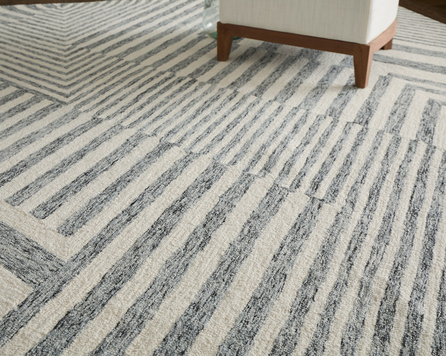 Wallace Modern/Global Geometric/Stripes Gray/Ivory - Feizy Rug