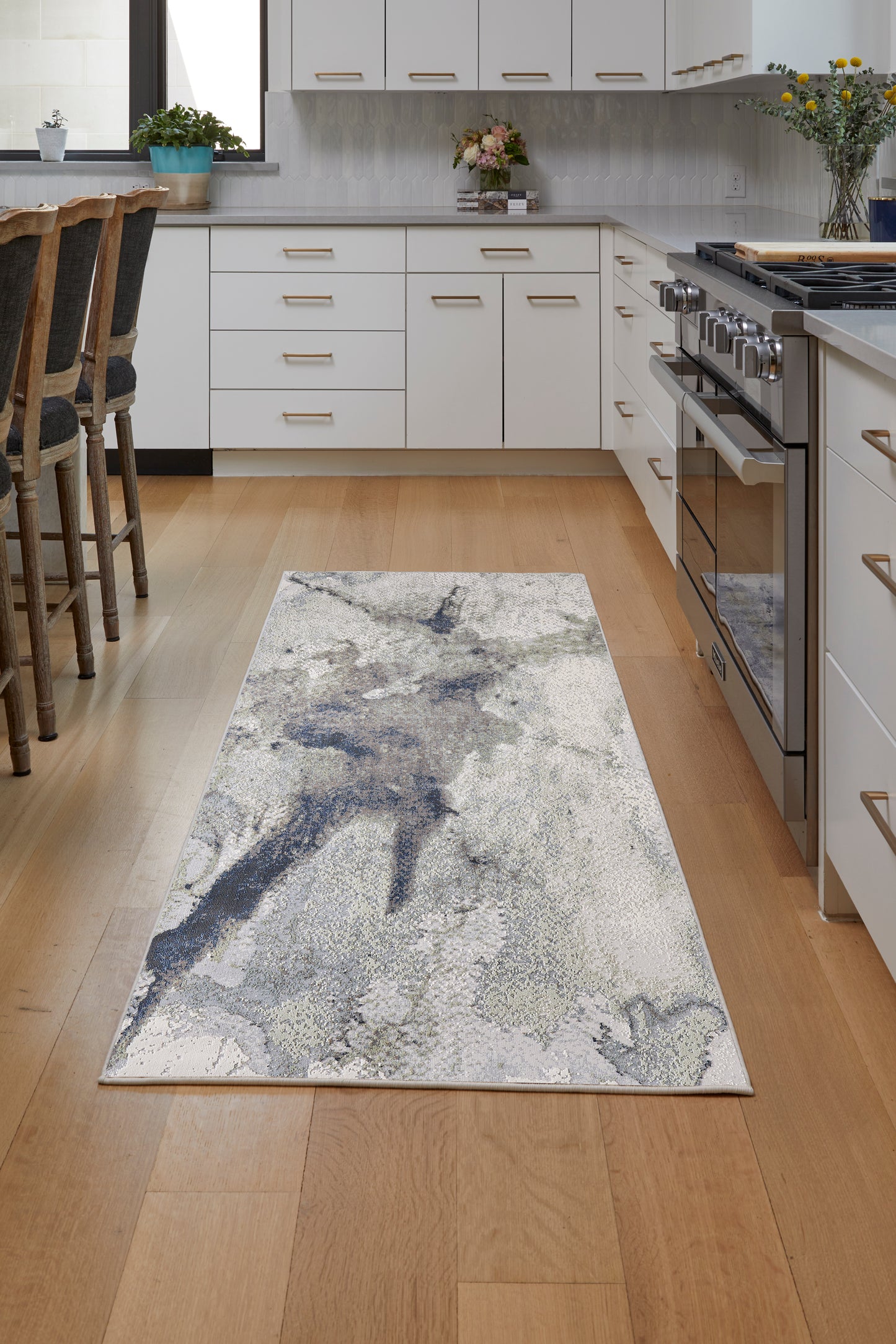 Clio Modern/Industrial/Bohemian & Eclectic Abstract/Watercolor Taupe/Brown/Black - Feizy Rug