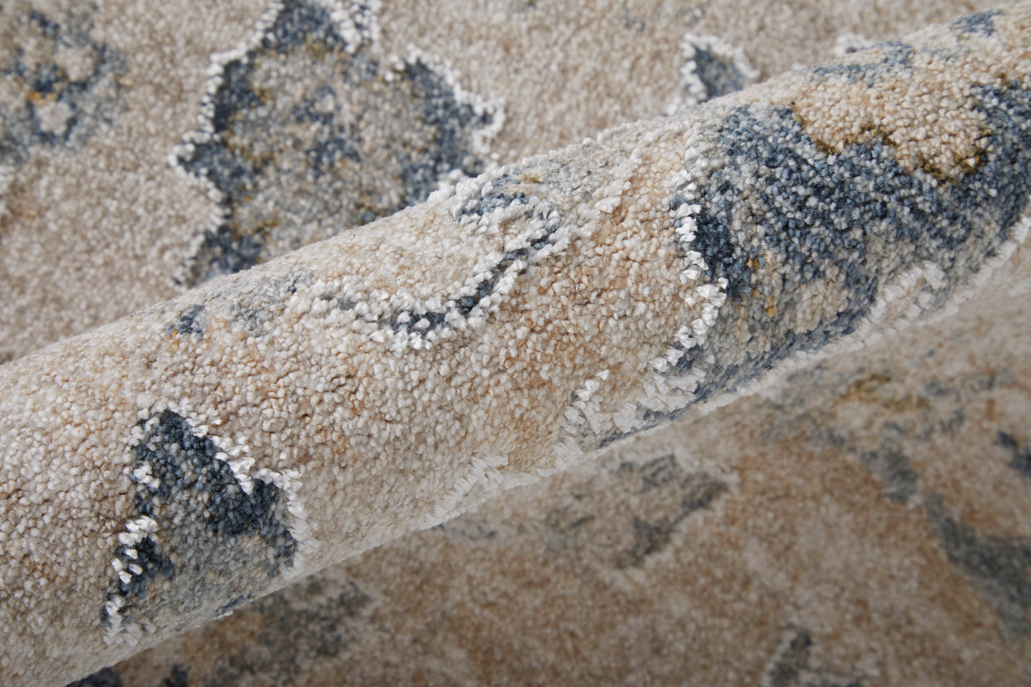 Pasha Transitional/Bohemian & Eclectic/Cottage Ivory/Taupe/Blue Area Rug