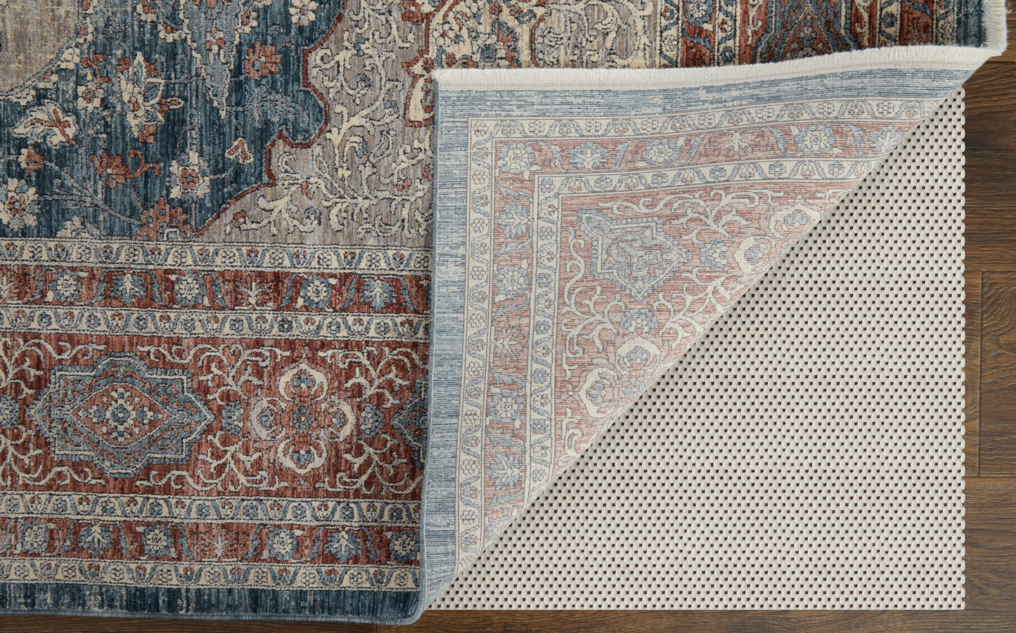 Marquette Transitional/Bohemian & Eclectic/Vintage Gray/Red/Blue Accent Rug