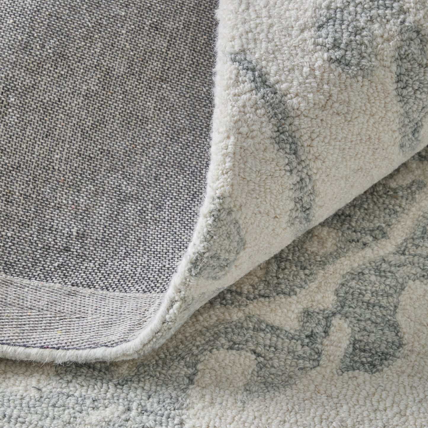 Belfort Traditional/Global Ivory/Gray Area Rug