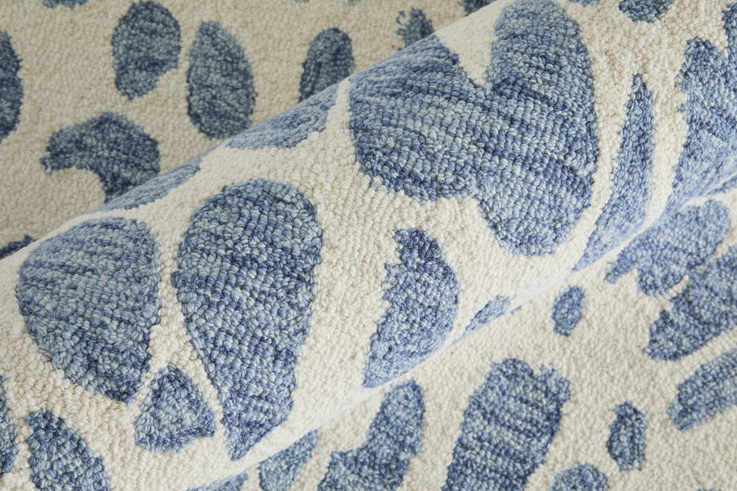 Wallace Modern/Bohemian & Eclectic Abstract/Floral & Botanical/Watercolor Blue/Ivory - Feizy Rug