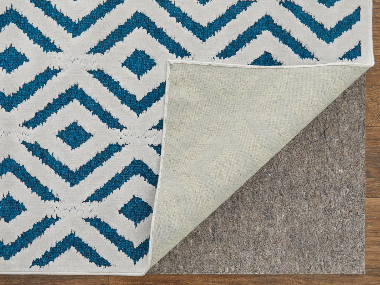 Saphir Mira Modern/Farmhouse/Scandinavian Solid/Diamond/Geometric Blue/Green/White - Feizy Rug