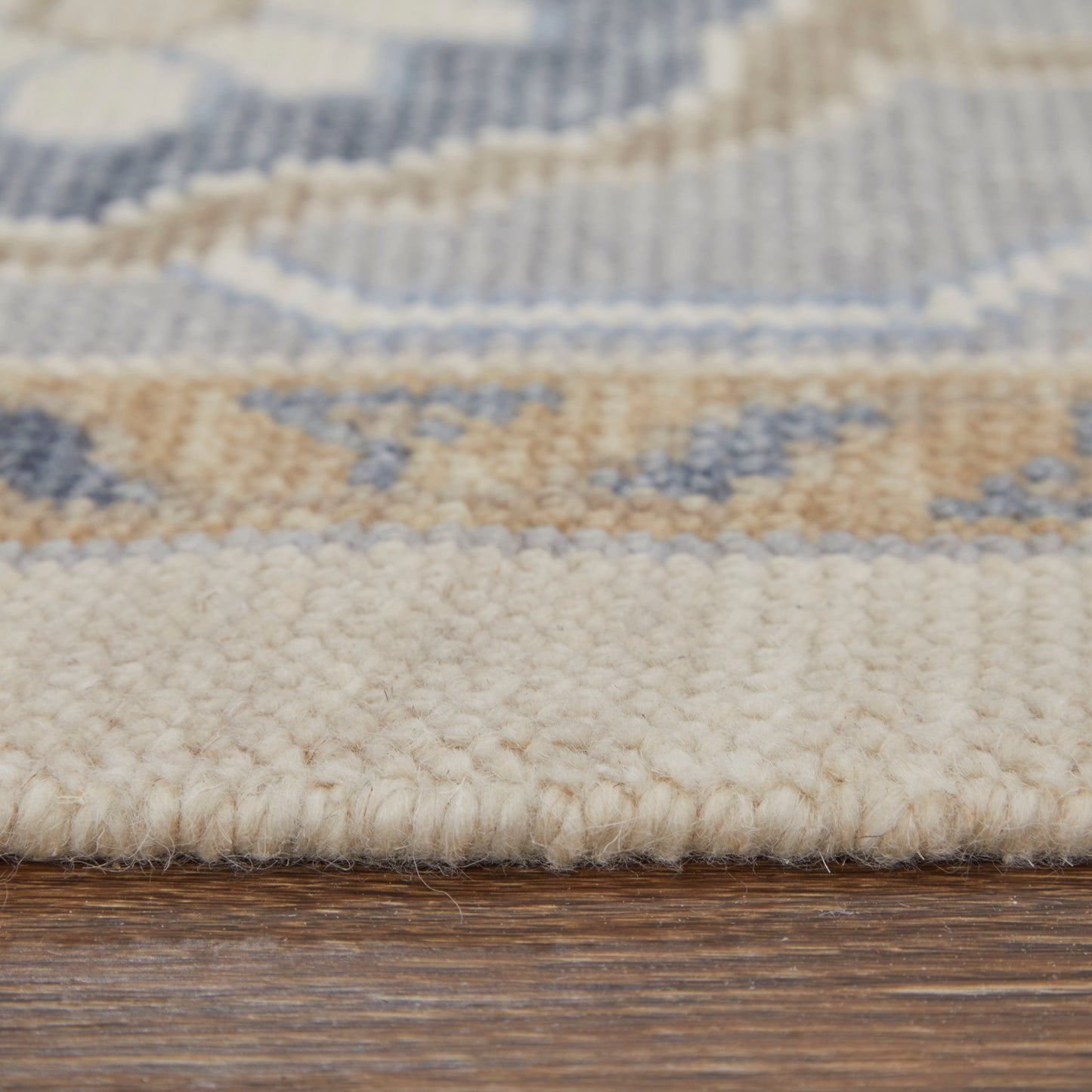 Karina Transitional/Bohemian & Eclectic/Craftsman Ivory/Blue/Tan Accent Rug