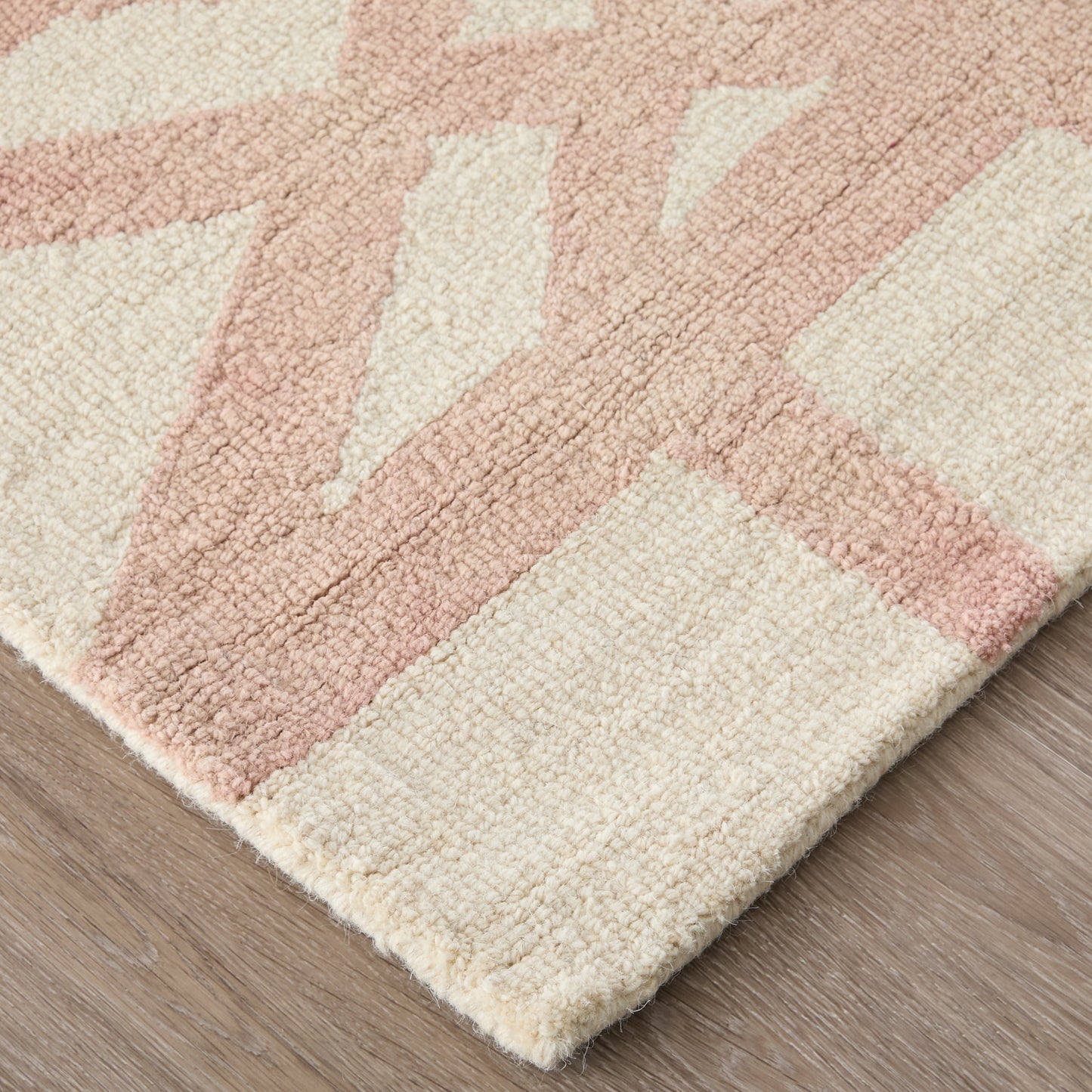 Lorrain Modern/Mid-Century Modern/Luxury & Glam Ivory/Pink/Tan Area Rug