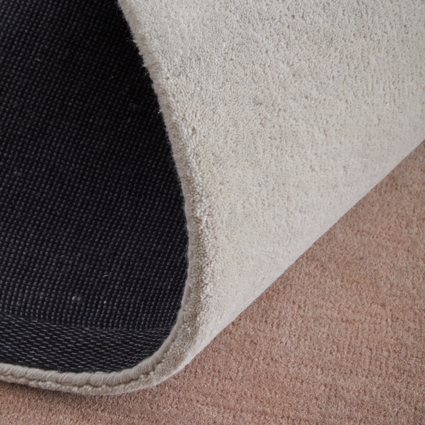 Katya Modern/Casual Pink/Ivory Accent Rug