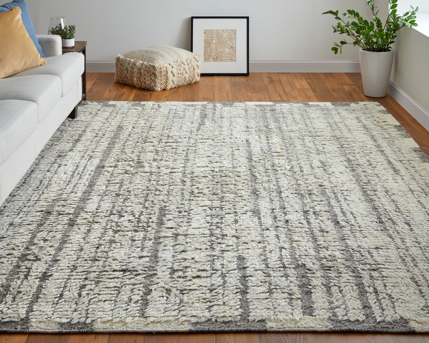 Ashby Transitional/Casual Ivory/Gray Accent Rug