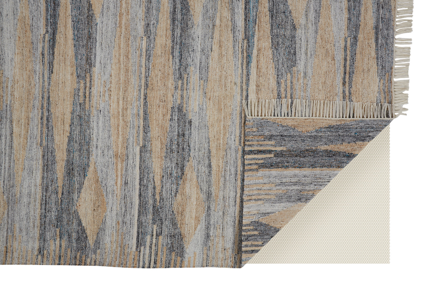 Beckett Transitional/Moroccan/Bohemian & Eclectic Gray/Tan/Silver Accent Rug