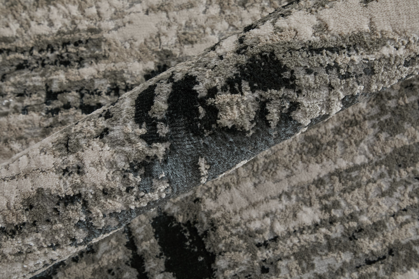 Micah Modern/Industrial Black/White/Gray Accent Rug