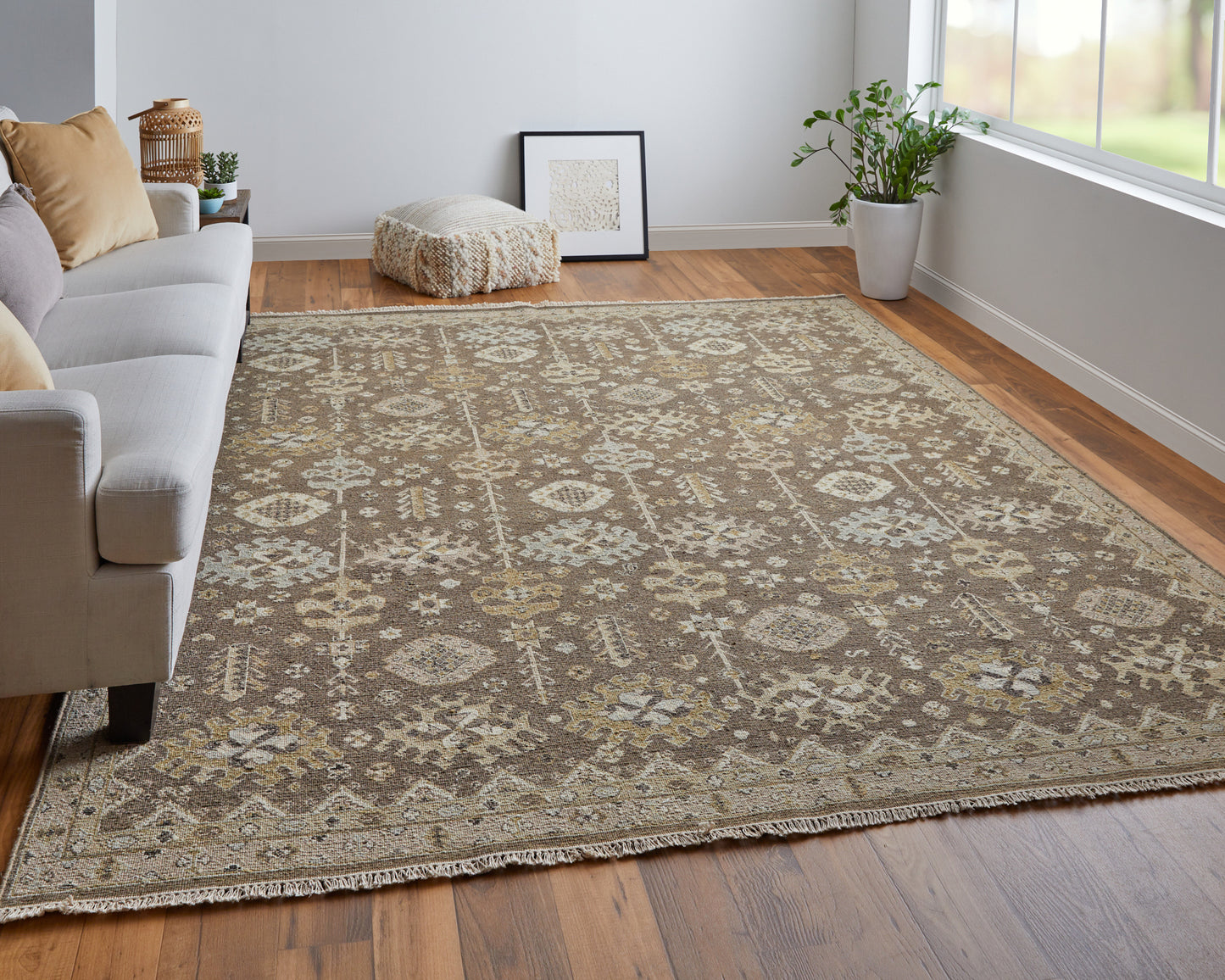 Corbitt Traditional/Classic Oriental/Bordered/Persian Brown/Ivory - Feizy Rug