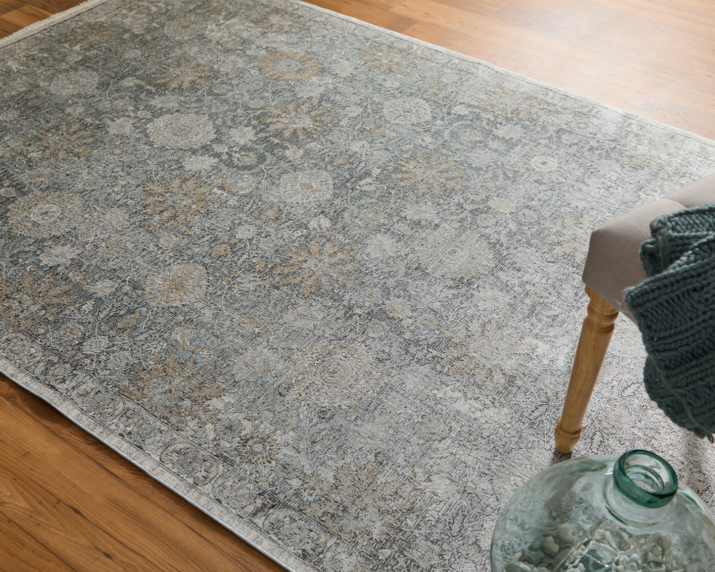 Sarrant Transitional/Farmhouse/Casual Gray/Silver/Tan Area Rug