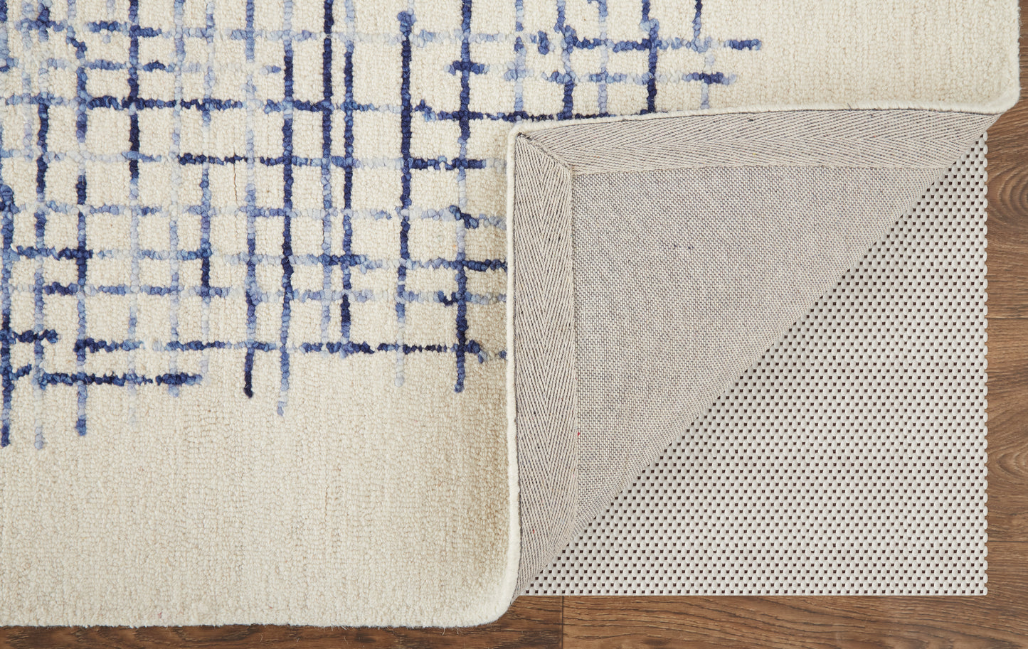 Maddox Transitional/Casual Ivory/Blue Area Rug