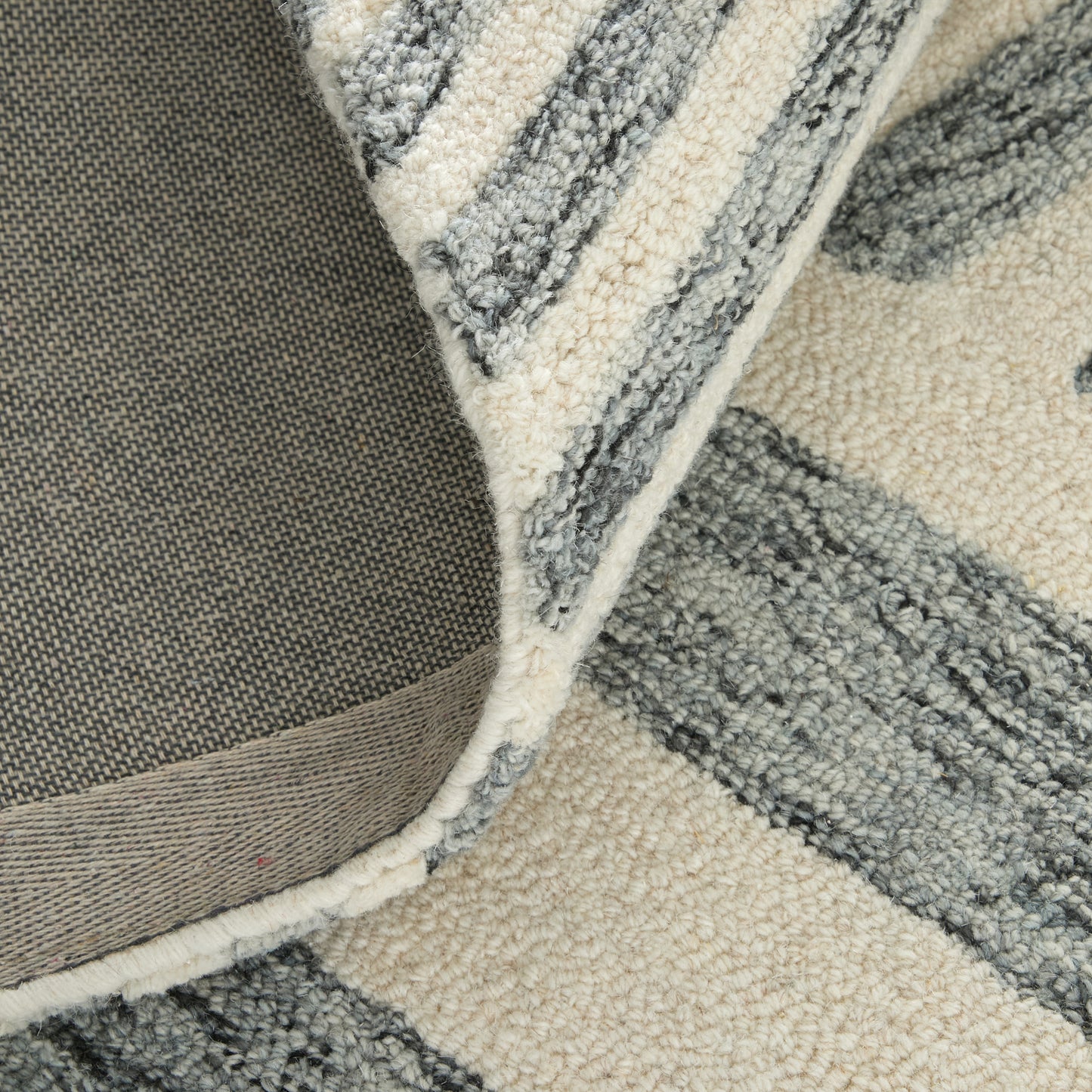 Wallace Modern/Global Geometric/Stripes Gray/Ivory - Feizy Rug