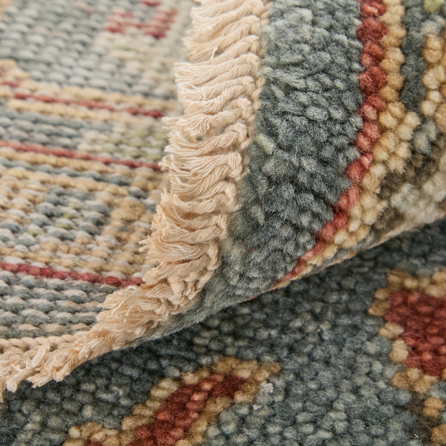 Carrington Traditional/Vintage/Classic Blue/Red/Gold Area Rug