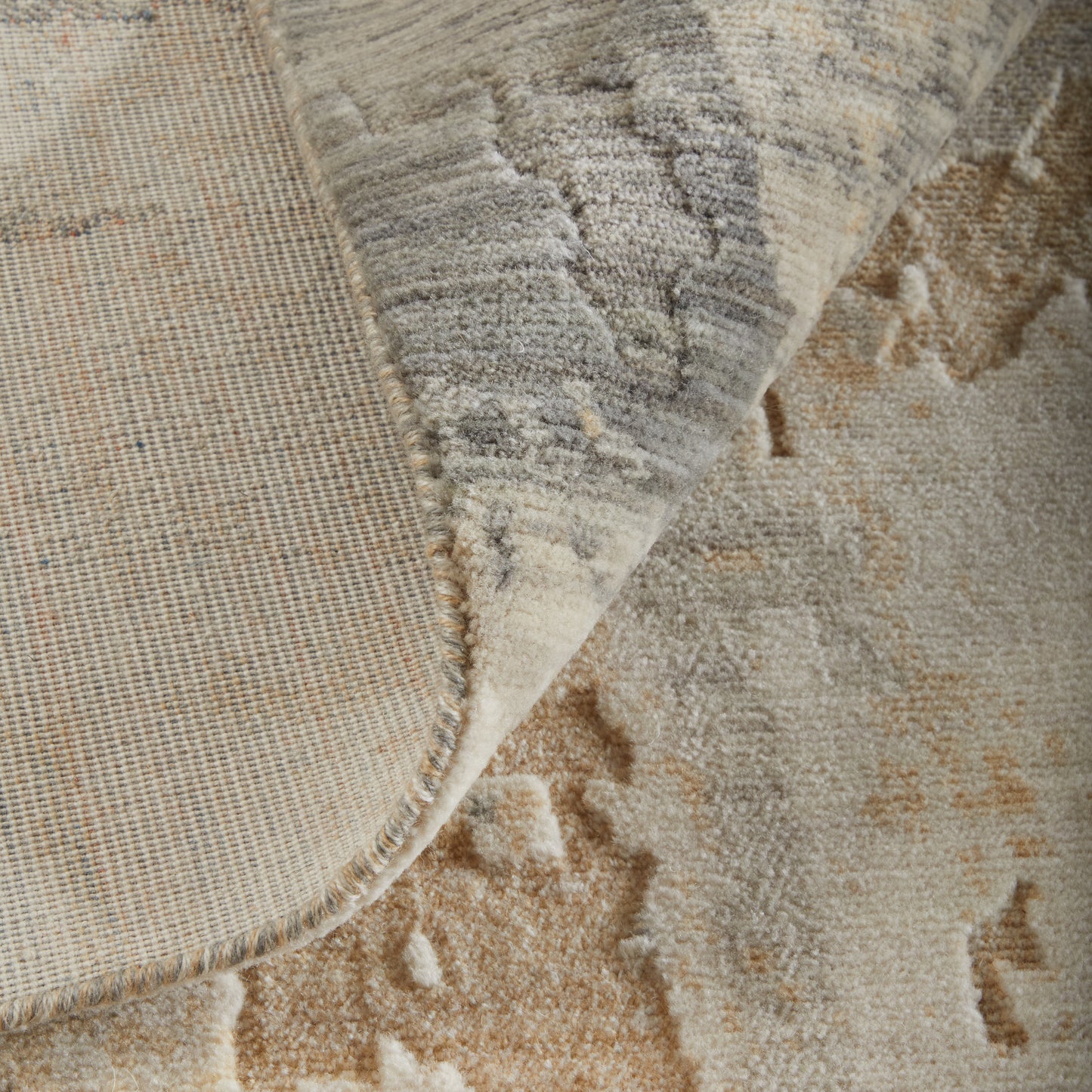 Jaxson Modern/Industrial/Bohemian & Eclectic Gray/Tan/Ivory Accent Rug