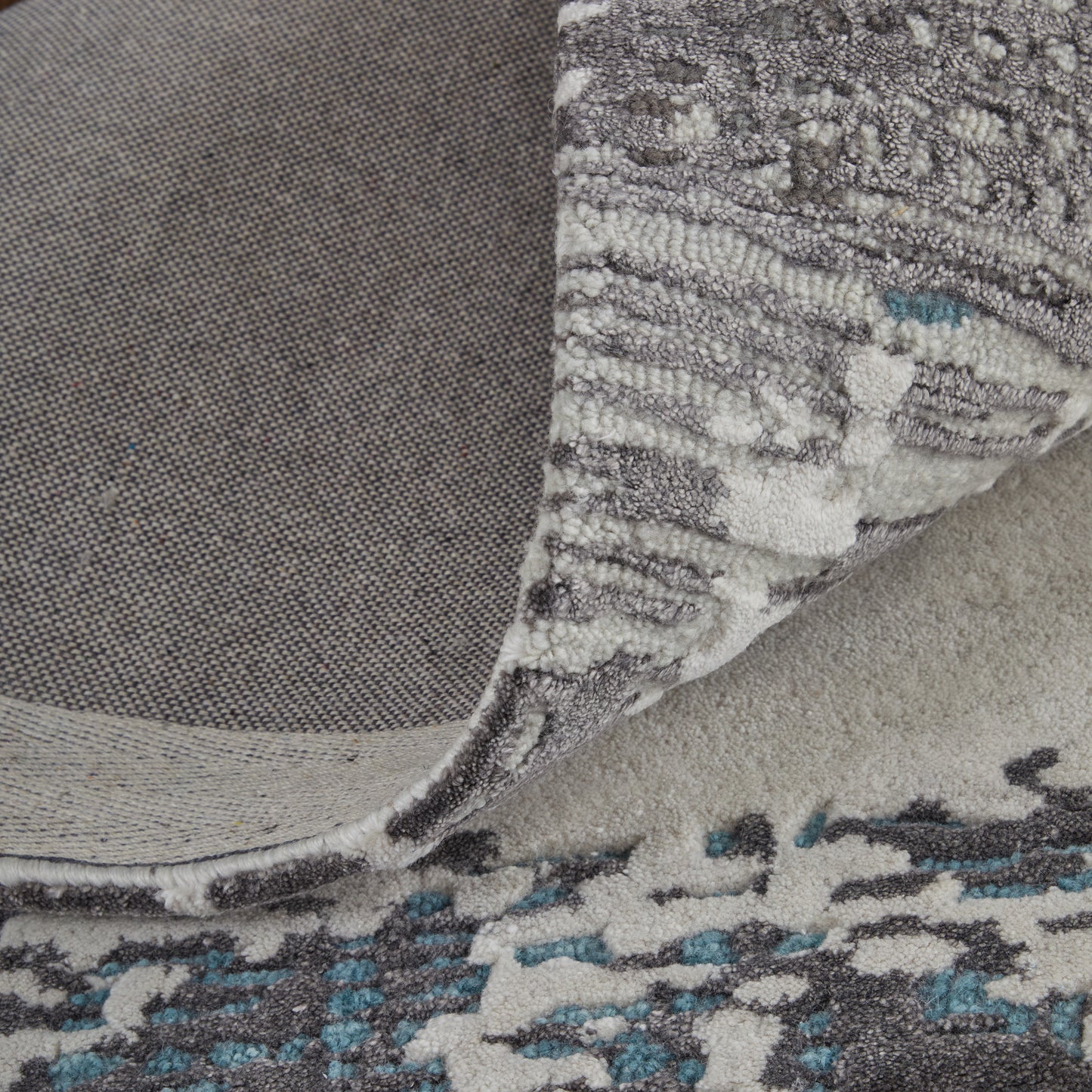 Zarah Modern/Bohemian & Eclectic Ivory/Gray/Blue Area Rug