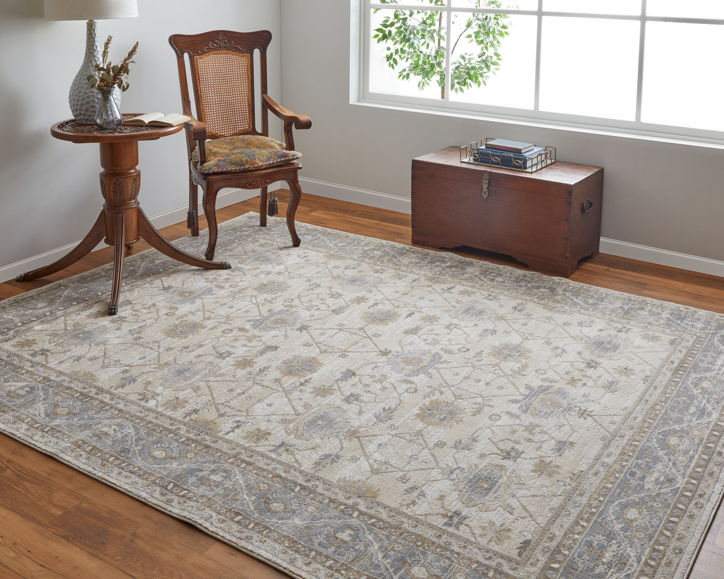 Celene Traditional/Luxury & Glam/Vintage Tan/Ivory/Gray Accent Rug