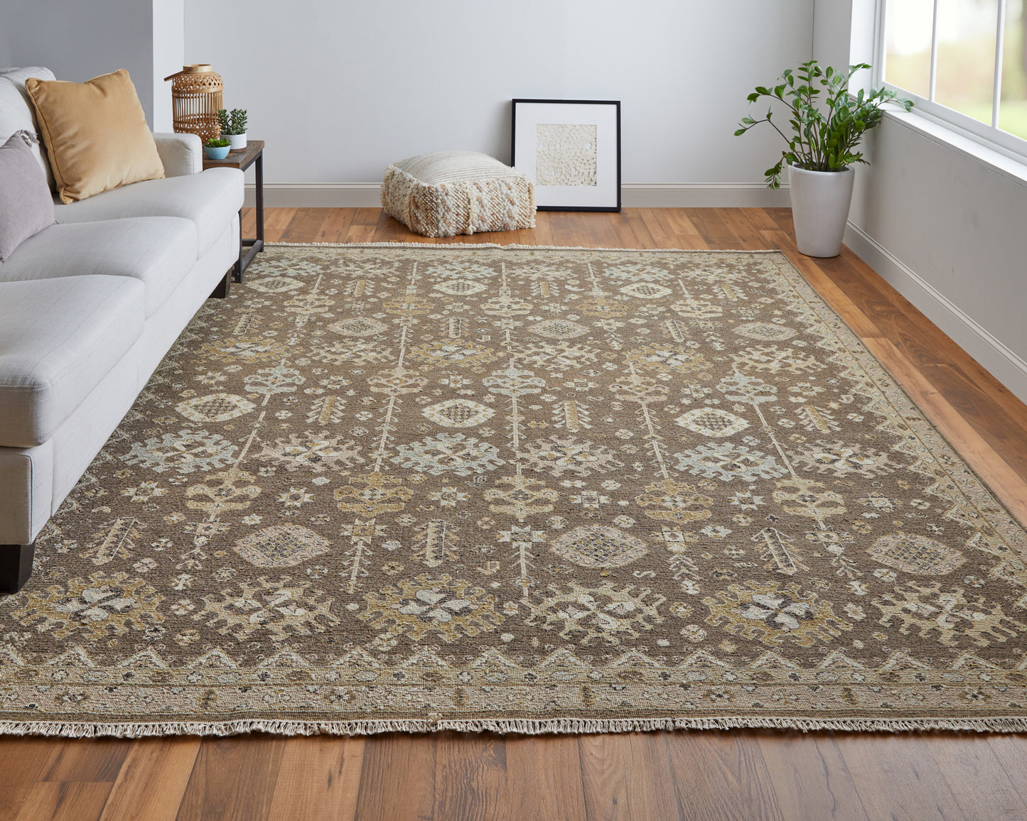 Corbitt Traditional/Classic Oriental/Bordered/Persian Brown/Ivory - Feizy Rug