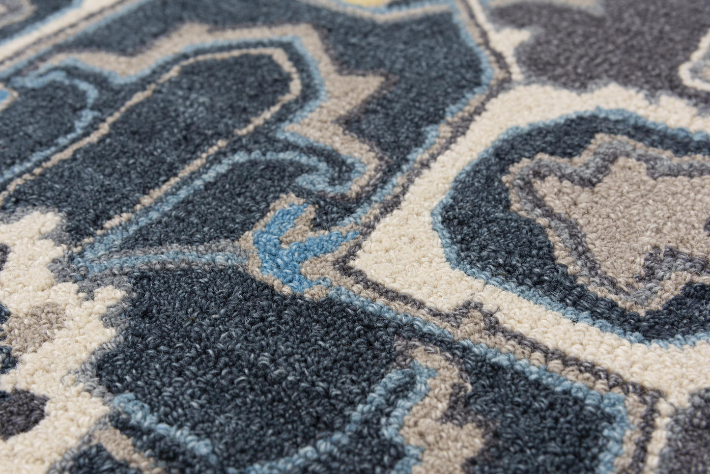 Conley A01103 Charcoal/Gray Hand-Tufted Rug - Rizzy