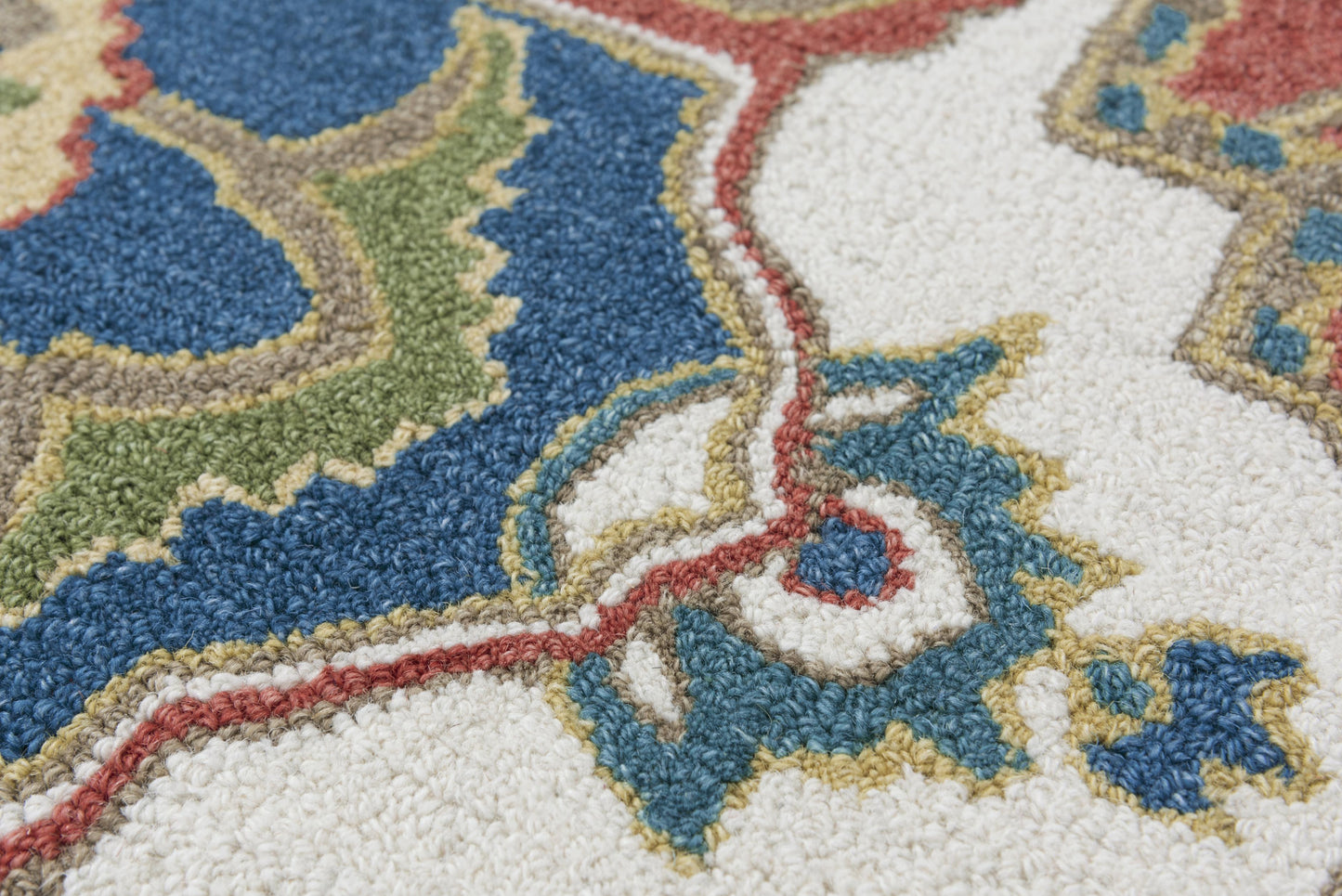 Conley A01105 Red/Ivory Hand-Tufted Rug - Rizzy