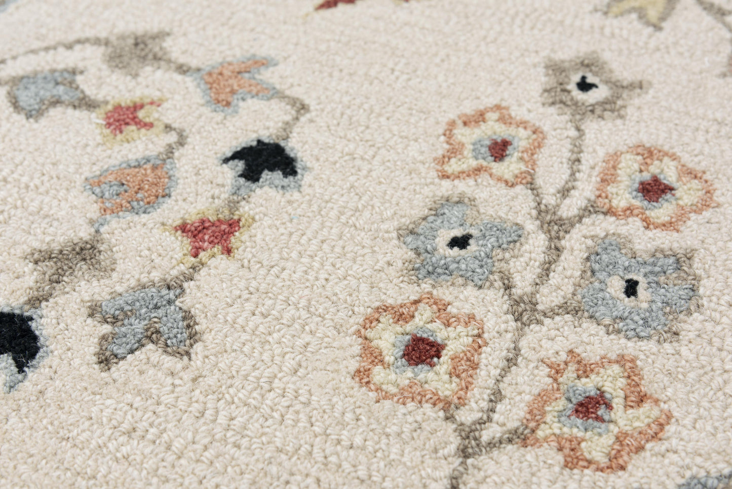 Conley A01107 Beige/Black Hand-Tufted Rug - Rizzy