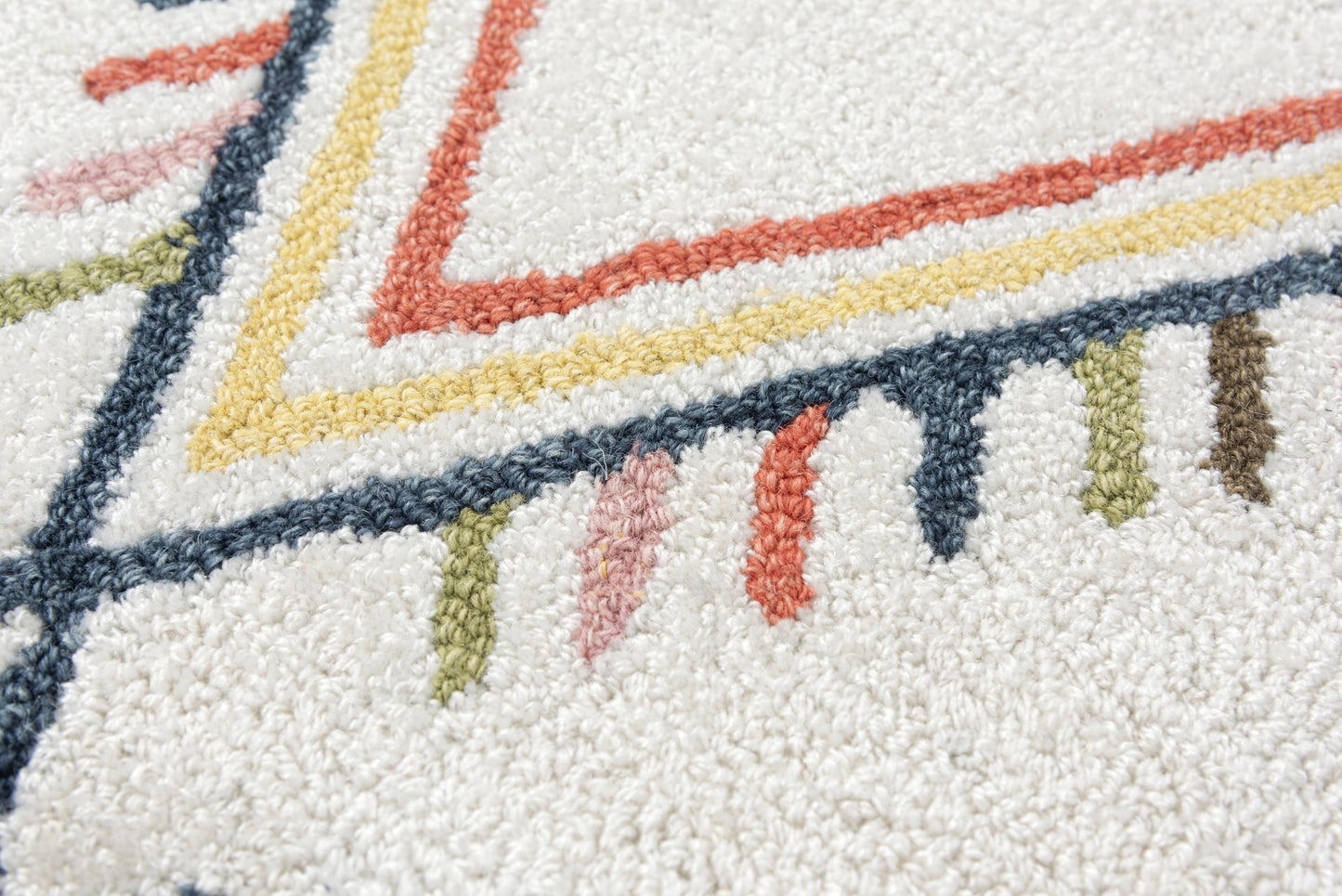 Catawba A02101 Beige/Multi Hand-Tufted Rug - Rizzy