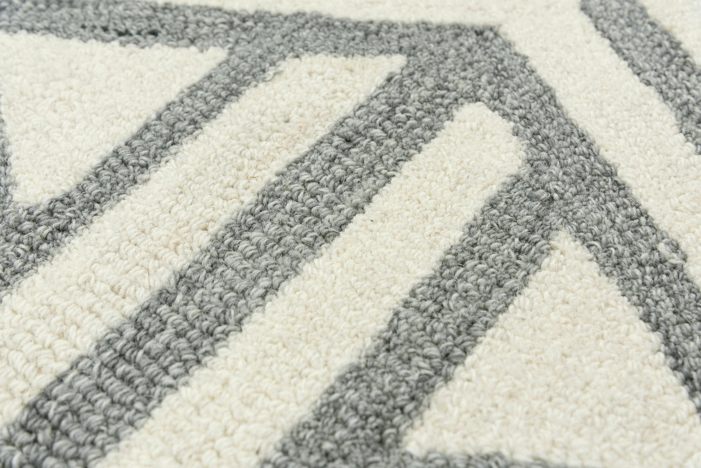 Ellis A04102 Gray/Ivory Hand-Tufted Rug - Rizzy