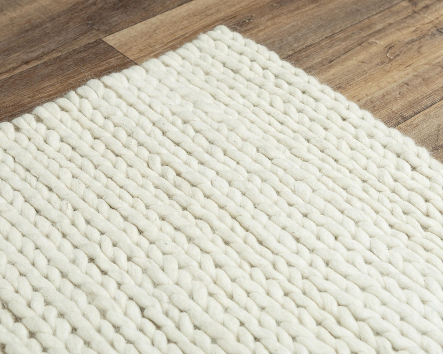 Kolkata A13990 Ivory Hand Woven Rug - Rizzy