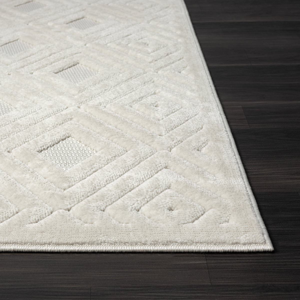 Atlas Ivory Modern Diamond Indoor/Outdoor Area Rug - corner view