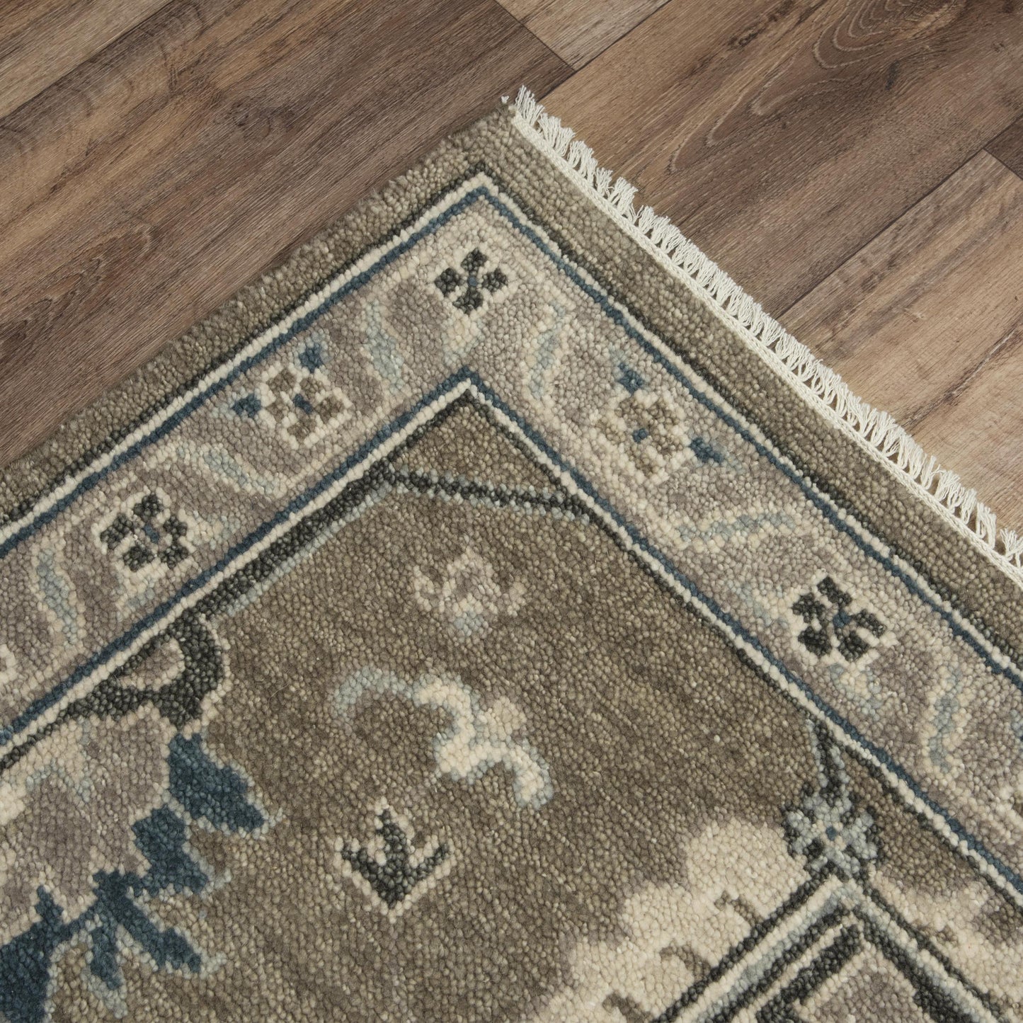 Ashton ATN919 Brown Hand Knotted Rug - Rizzy