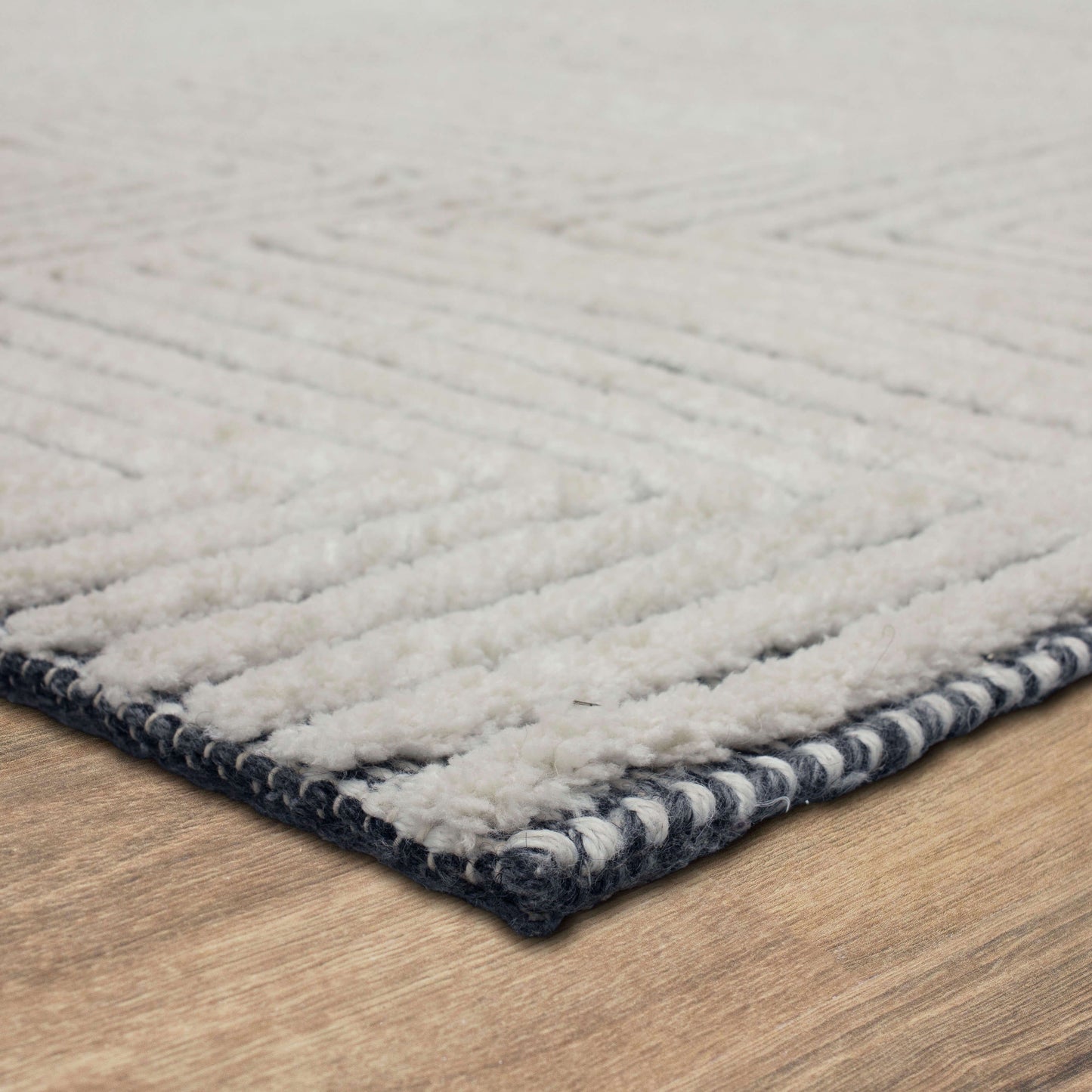 Algiers Black/White Area Rug - Karastan