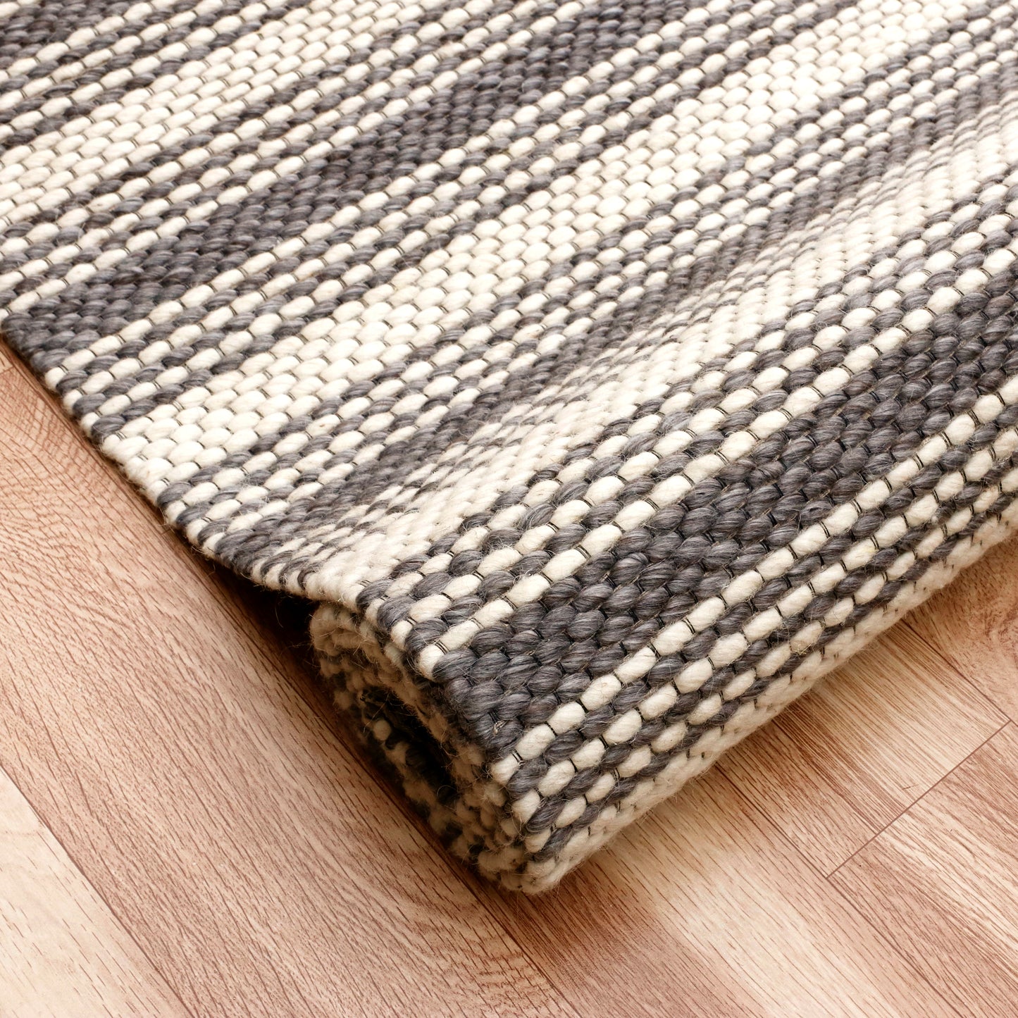 BERGN-03439 Transitional/Casual Hand-Woven Gray Natural Wool and Nylon Mix Indoor Area Rugs - LR Home