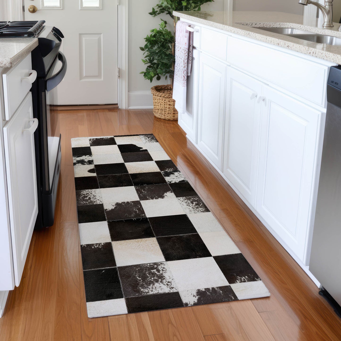 Machine Made Bozeman BM10 Black - Dalyn Rugs