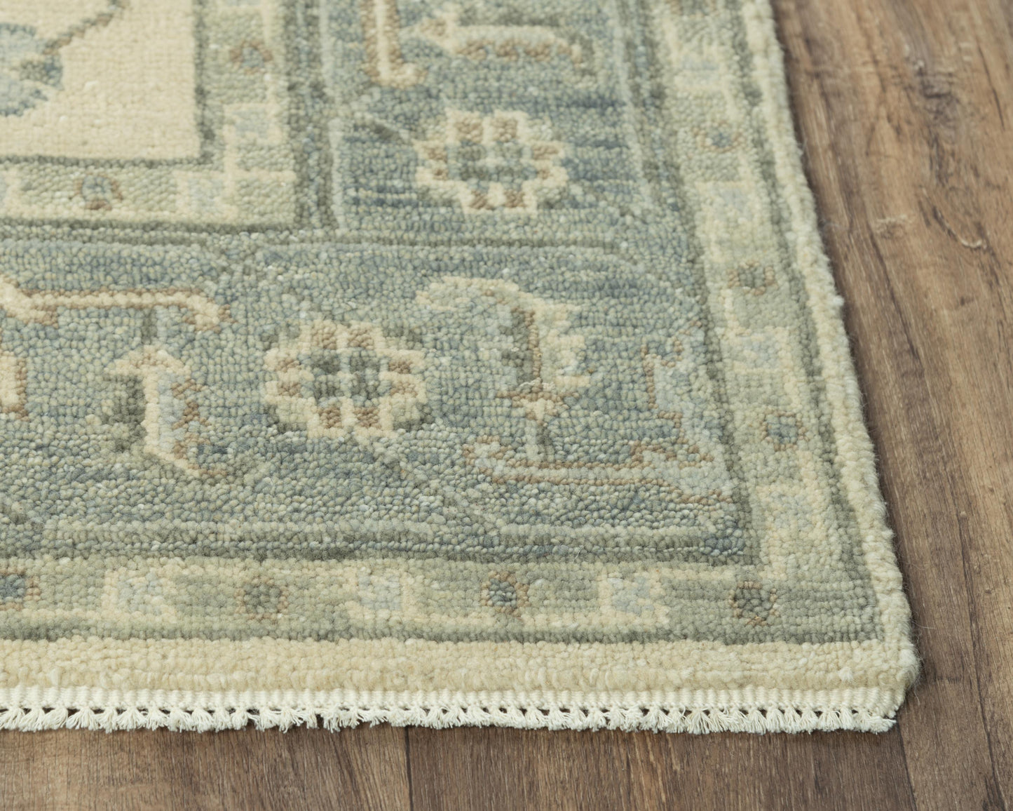 Belmont BMT960 Ivory/Blue Hand Knotted Rug - Rizzy