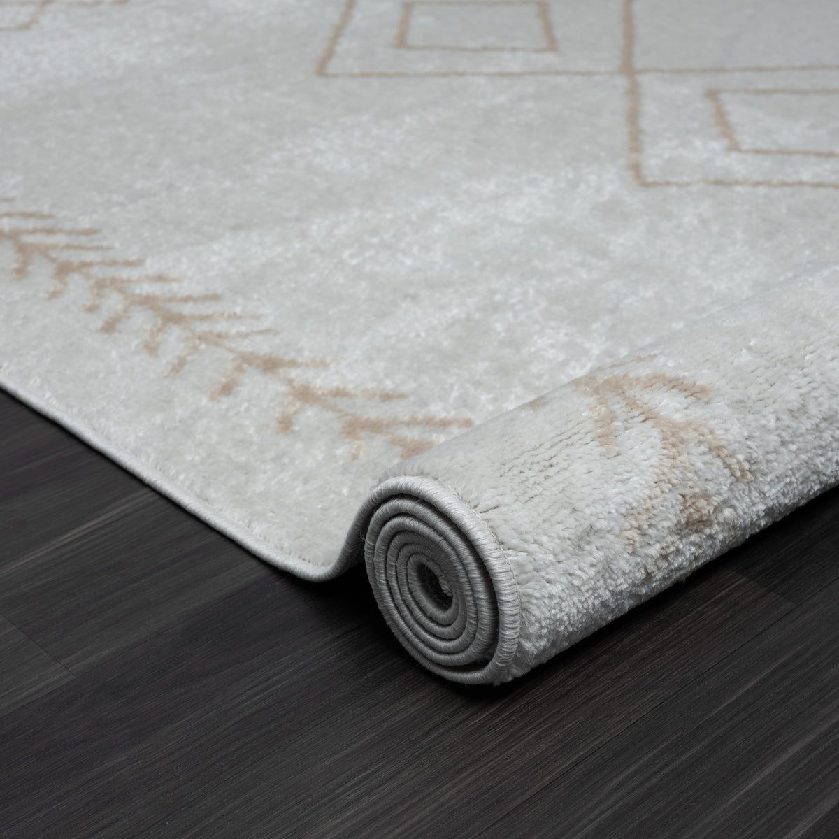 Evette Rios Calgary Transitional Diamond Indoor Area Rug, Cream - close-up detail