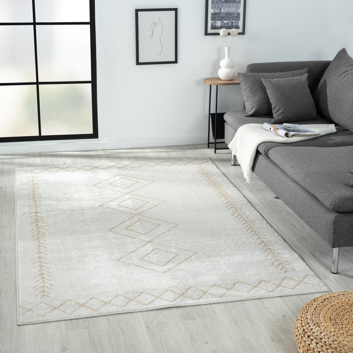 Evette Rios Calgary Transitional Diamond Indoor Area Rug, Cream - lifestyle view