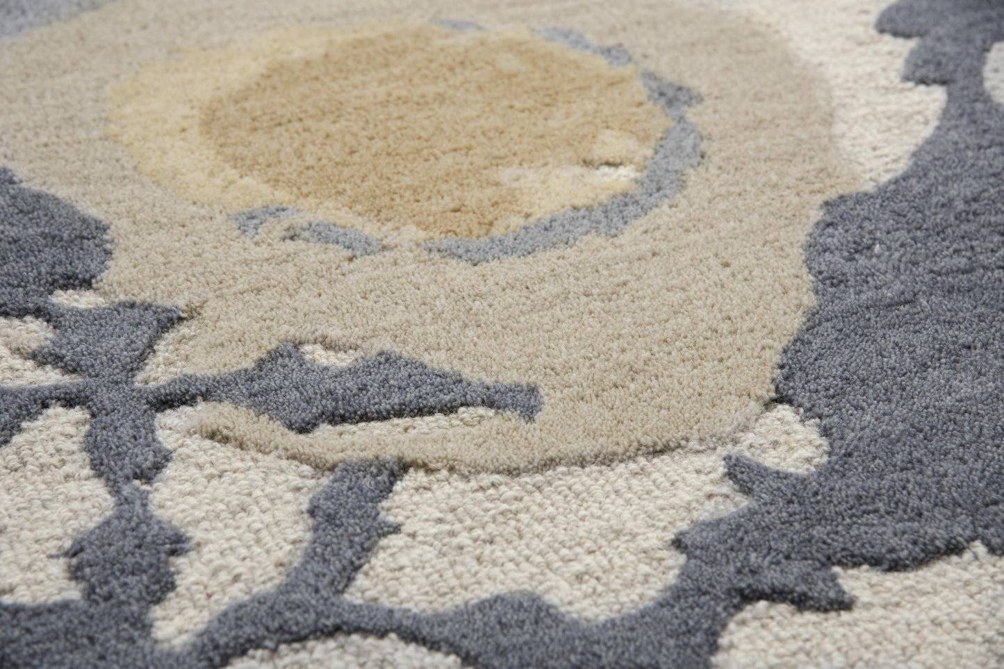 Connie Post  CNP106 Gray/Beige Hand-Tufted Rug - Rizzy