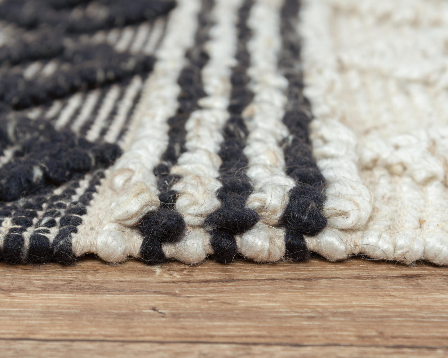Capri CPI104 Beige/Navy Hand-Woven Rug - Rizzy