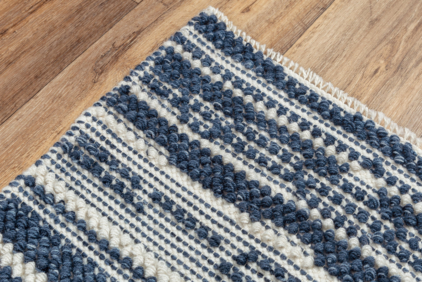 Capri CPI105 Ivory/Blue Hand-Woven Rug - Rizzy